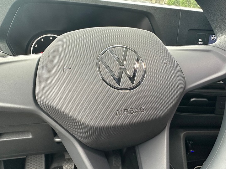 新貨車開箱 Caddy Cargo 六速手排後雙開門~爽