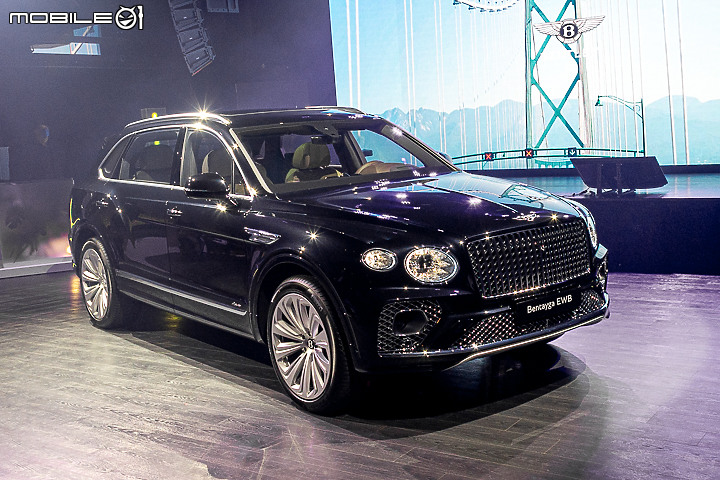 【採訪】Bentley Bentayga EWB 長軸旗艦 1380 萬元起正式登場，另提供 1550 萬元之「Azure」車型！