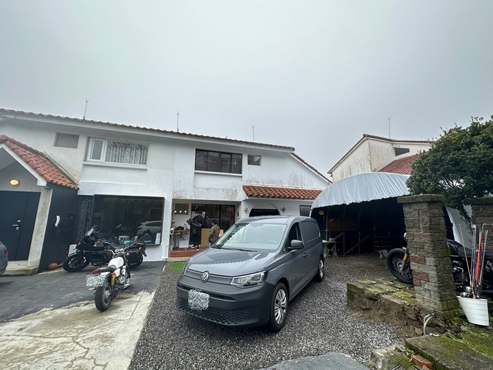 新貨車開箱 Caddy Cargo 六速手排後雙開門~爽