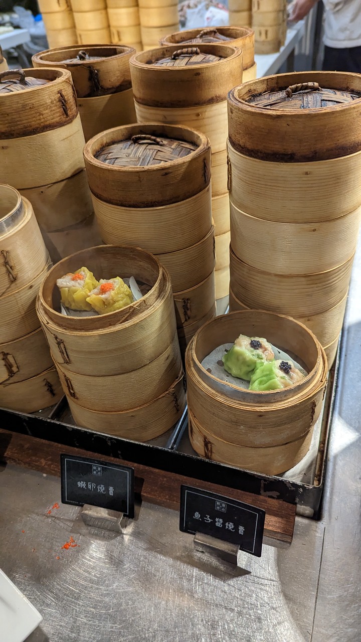 【小惡魔好玩兔U】初三走春 - 廚窗港點士林官邸店 / 雙溪公園 / 大直美麗華百樂園巧遇糖果魔法森林巨無霸氣墊遊樂場