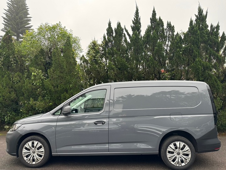 新貨車開箱 Caddy Cargo 六速手排後雙開門~爽
