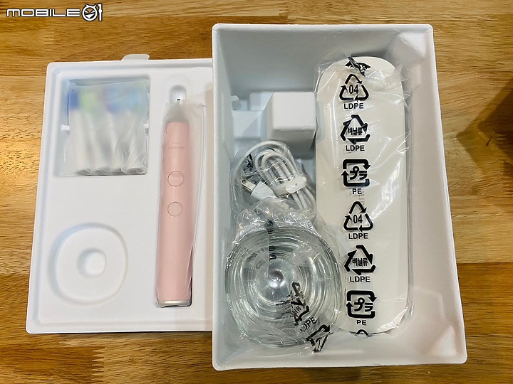 開箱分享｜體驗飛利浦Sonicare鑽白極淨智能鑽石機 | HX9924 ，感受集質感、輕巧、方便、好用於一身的刷牙神機