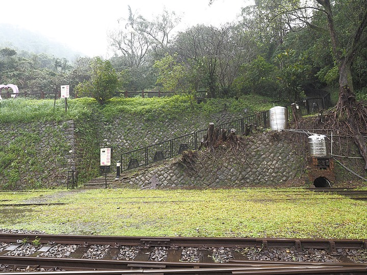 菁桐車站與老街、平溪車站與老街、平溪公園頂歷史建築群、十分車站與天燈鐵道街,及各站間DR1000型柴油客車搭乘紀錄 — 「鐵道旅行•幸福美好111」紀念章戳收集紀錄之平溪支線