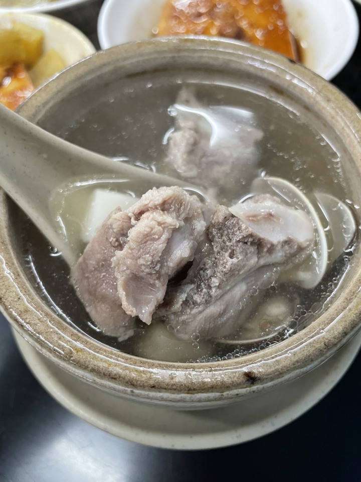 終於吃到這家滷肉飯