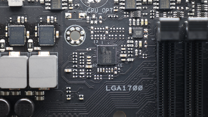 10GbE + Thunderbolt 4 創作者旗艦依舊迷人，細節升級還有新配件 ASUS ProArt Z790-Creator WiFi