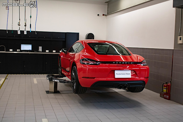 【採訪】台南保時捷中心正式開幕，展間融入Destination Porsche設計概念、911 GT2 RS Clubsport驚喜現身！
