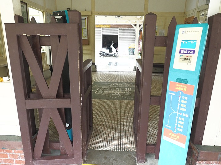 菁桐車站與老街、平溪車站與老街、平溪公園頂歷史建築群、十分車站與天燈鐵道街,及各站間DR1000型柴油客車搭乘紀錄 — 「鐵道旅行•幸福美好111」紀念章戳收集紀錄之平溪支線