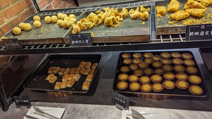 【小惡魔好玩兔U】初三走春 - 廚窗港點士林官邸店 / 雙溪公園 / 大直美麗華百樂園巧遇糖果魔法森林巨無霸氣墊遊樂場
