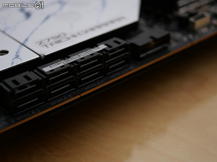開箱 Z790 Taichi Carrara 卡拉拉大理石潑墨風