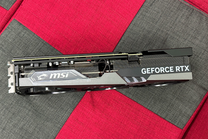 【開箱】終於買了40系列顯示卡！MSI GeForce RTX 4070 Ti Gaming X TRIO