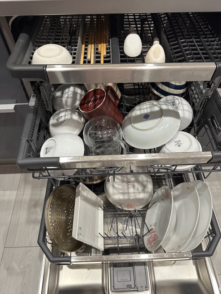 LG 洗碗機 不專業開箱 - LG QuadWash™ Steam 四方洗蒸氣洗碗機 DFB335HS