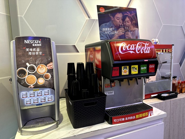 【小惡魔好玩兔U】🐰【食記】靚牛排讓你在太空享受科幻餐點@新竹竹北