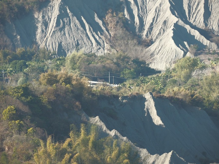 【小惡魔好玩兔U】左鎮 308高地與二寮360°觀日平台 — 「帶我去月球!」 來看看什麼叫不毛之地 — 2023新年走春 第三部