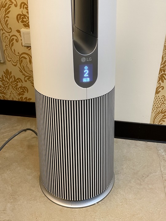 LG PuriCare AeroTower 三合一風革機 —試用一個月後母親大人說要買一台回家