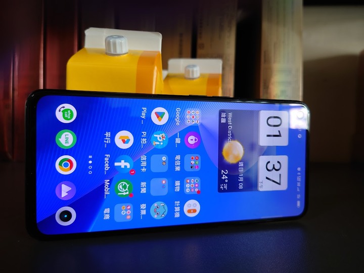 簡單心得分享 realme GT Neo3T 暗影黑 8G 256G 公務及影音使用，已經有釋出 android 13 了。