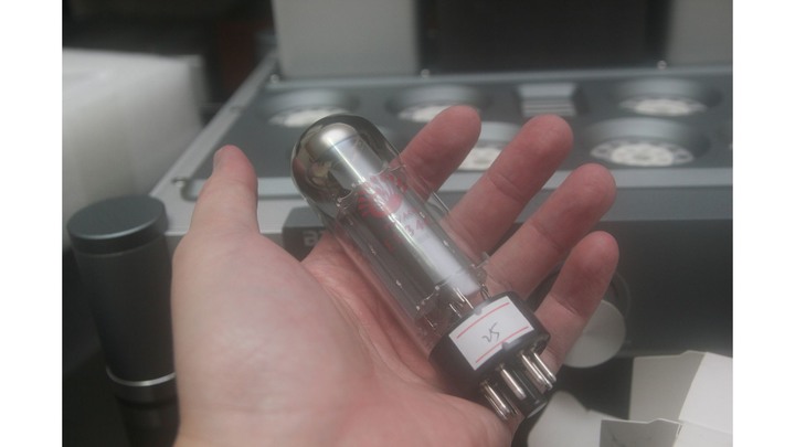 (開箱分享)BRZHiFi 和田茂真空管前級+EL34 真空管功放