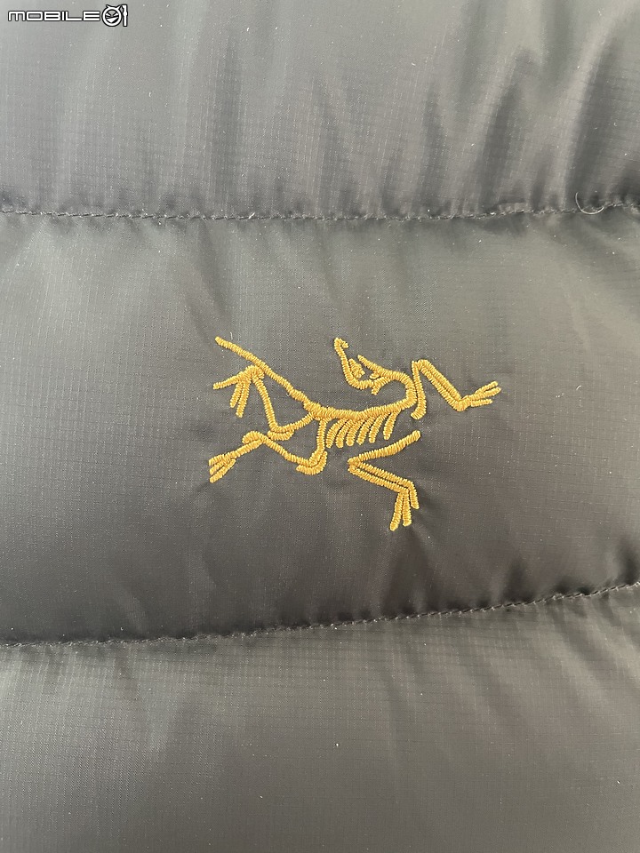 Arc'teryx 始祖鳥 CERIUM LT HOODY 2022 VS. THORIUM AR HOODY 2021 羽絨相互比較