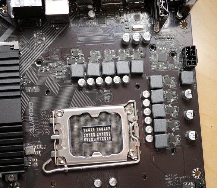 13代中階性價裝機取向 B760 GAMING X AX DDR4 開箱