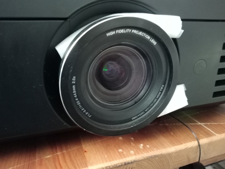 覺得4K投影機貴, 所以就納入灯泡機, 2K或720P都可以