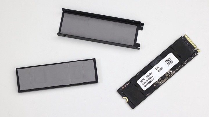 點我看大圖 開箱 Kingston FURY Renegade 2TB SSD,桌機組裝使用,準備進入 R9 7900X 服役
