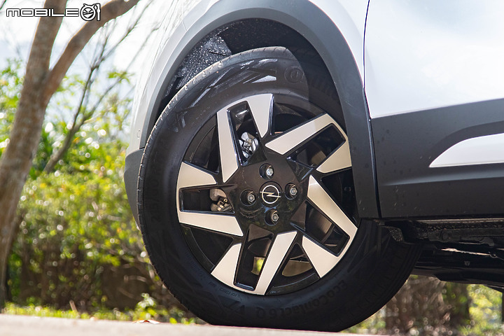 Opel Mokka-e 試駕|依舊是杯德法特調,但「純電」更好開!