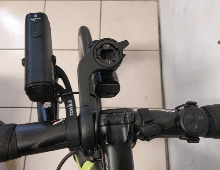 遠近兼顧:TOWILD 拓野 DLite 1800 車燈開箱