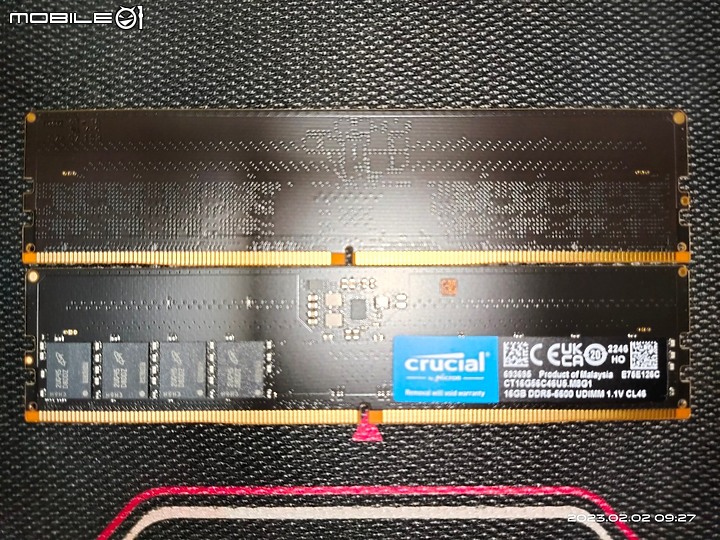點我看大圖 蛋糕爸爸的奇幻開箱之旅(下)~高速快感黑白配 Crucial DDR5 5600 16GB*2