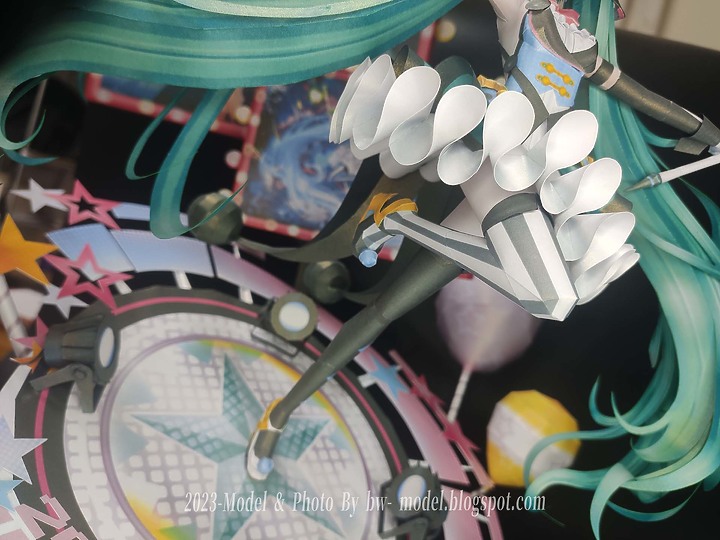 點我看大圖 VOCALOID 初音未來(魔法未來2019 Ver.) 紙模型 製作 Paper Craft ペーパークラフト