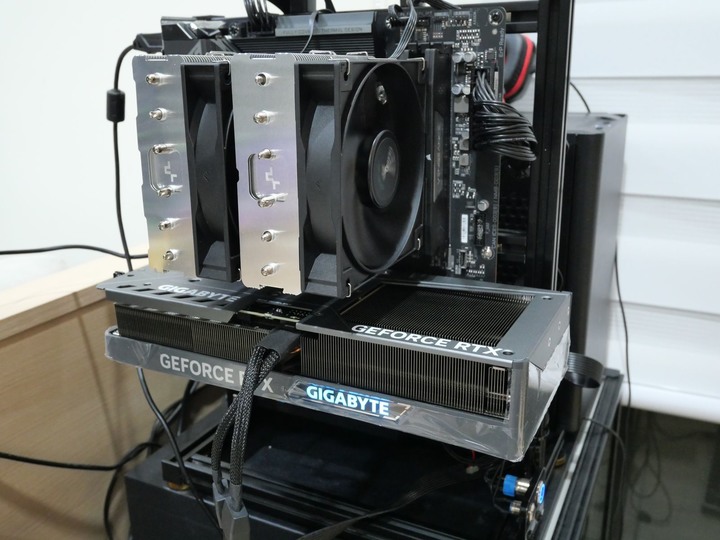 雙鷹出擊 i5-13500 配 B760 搭載 RTX 4070Ti