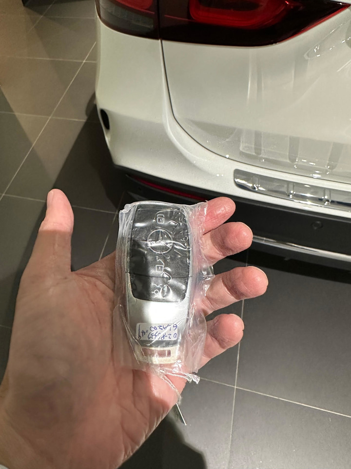 GLA 200 訂車交車 及 滿月滿千公里歷程記錄