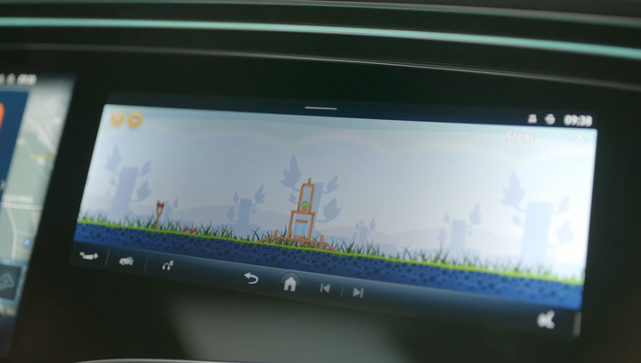 【新訊】預覽新一代M.Benz E-Class內裝全貌；內建Google系統、還可玩憤怒鳥跟TikTok，座艙氣氛更華麗！