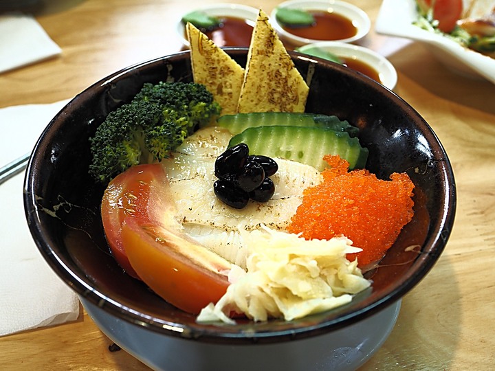 仁愛區 仁愛市場、鈺刺身丼、海洋廣場與林開郡洋樓 — 春日暖陽下之港都美食之旅