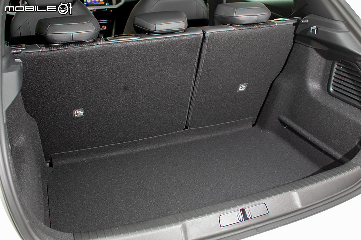 Opel Mokka-e 試駕|依舊是杯德法特調,但「純電」更好開!