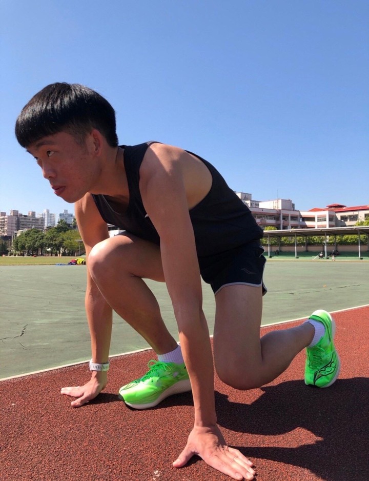 極速輕量化的競速鞋-Endorphin Elite