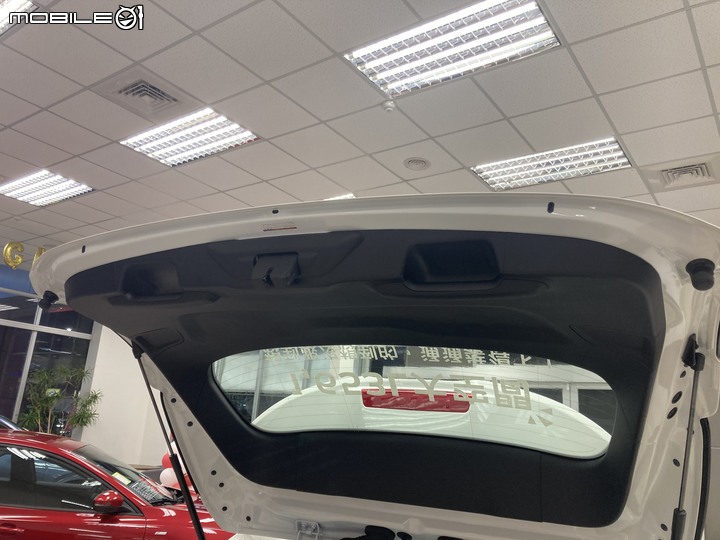 <分享> Focus wagon MK4.5 ST-line 實車內外不專業分享