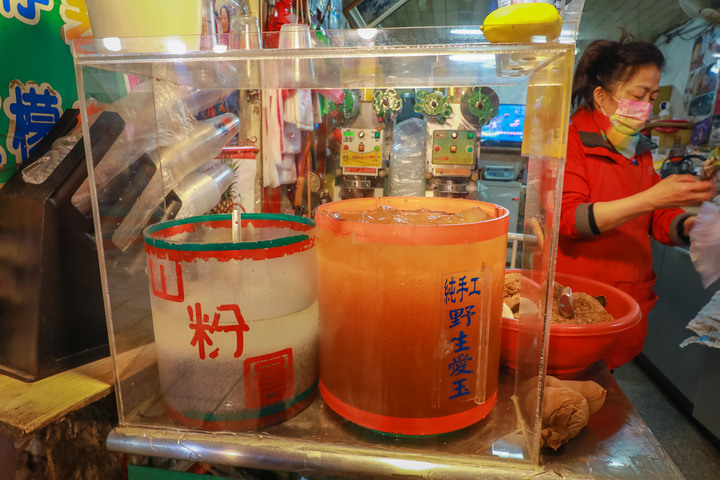 點我看大圖 阿里山櫻之道、奮起湖老街,深山處遇見滿開櫻花的露營區