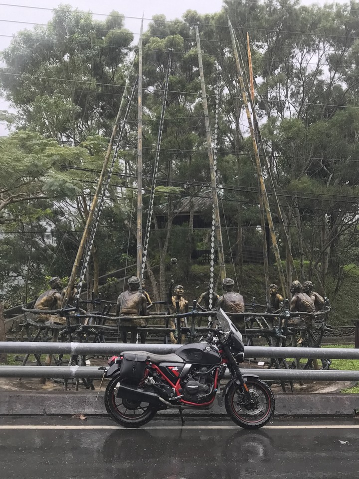 革命前夕之臨時起意摩托車環島旅行