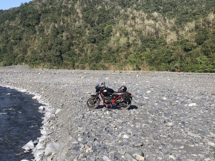 革命前夕之臨時起意摩托車環島旅行