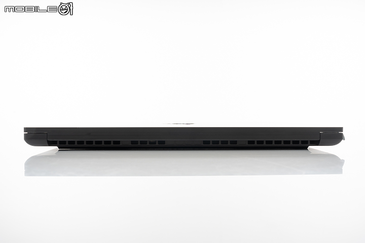 Razer Blade 16 測試報告|RTX 4090 打造靈刃電競效能之鋒