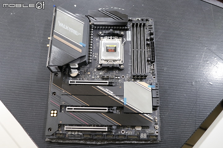 BIOSTAR X670E VALKYRIE 一張冠上女武神之名的旗艦主機板-歡迎投食