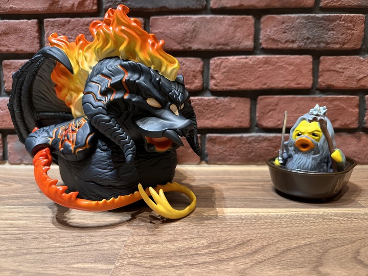 Tubbz 小鴨《魔戒》系列: 巨型炎魔 VS灰袍甘道夫開箱