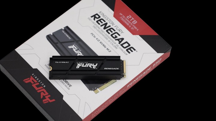 點我看大圖 開箱 Kingston FURY Renegade 2TB SSD,桌機組裝使用,準備進入 R9 7900X 服役