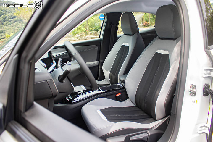 Opel Mokka-e 試駕|依舊是杯德法特調,但「純電」更好開!