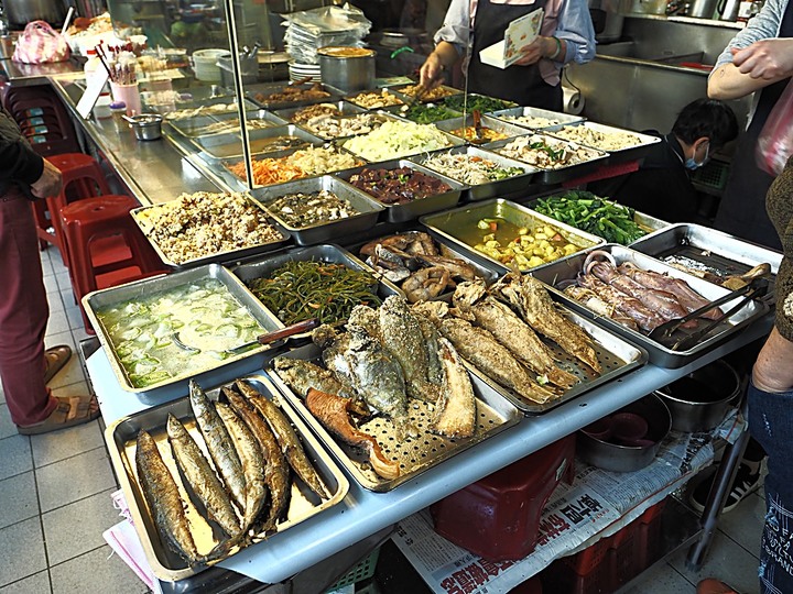 仁愛區 仁愛市場、鈺刺身丼、海洋廣場與林開郡洋樓 — 春日暖陽下之港都美食之旅