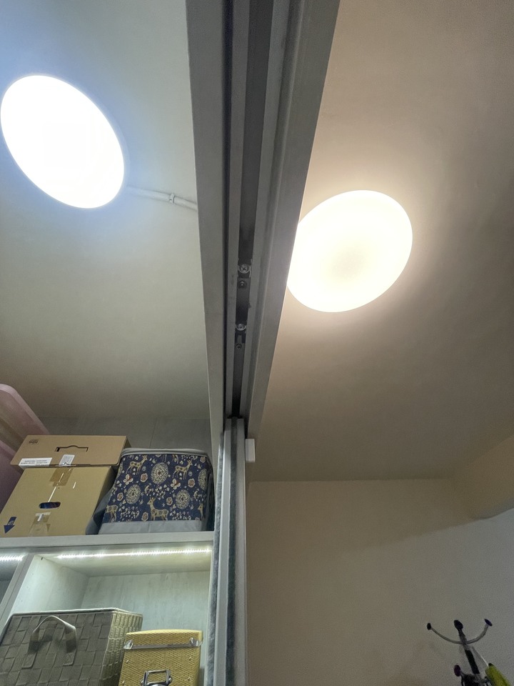 系統櫃鋁框上吊式門板拆卸