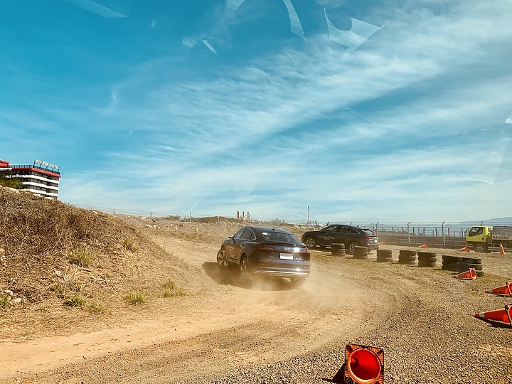 Audi Q系列越野駕馭體驗營−奧迪駕馭內心的激情!