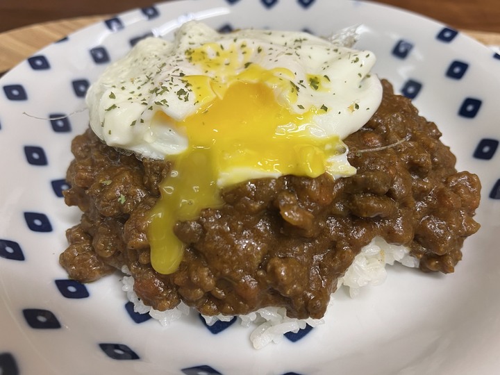 [食記] 春蒜咖哩，台灣台北南港，香辣開胃好吃牛肉乾咖哩搭半熟蛋