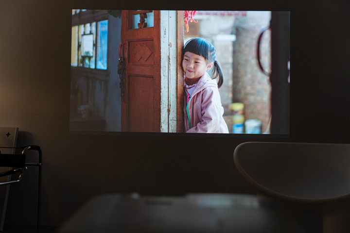 【開箱】如果你正準備選一台電視，這台Epson EH-TW6250 4K HDR投影機或許會更加適合你！