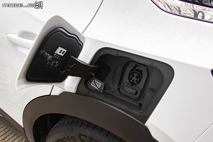 Opel Mokka-e 試駕|依舊是杯德法特調,但「純電」更好開!