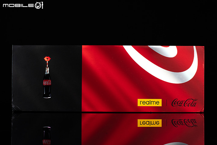 realme 10 Pro可口可樂聯名版圖賞｜經典樣貌重新登場！